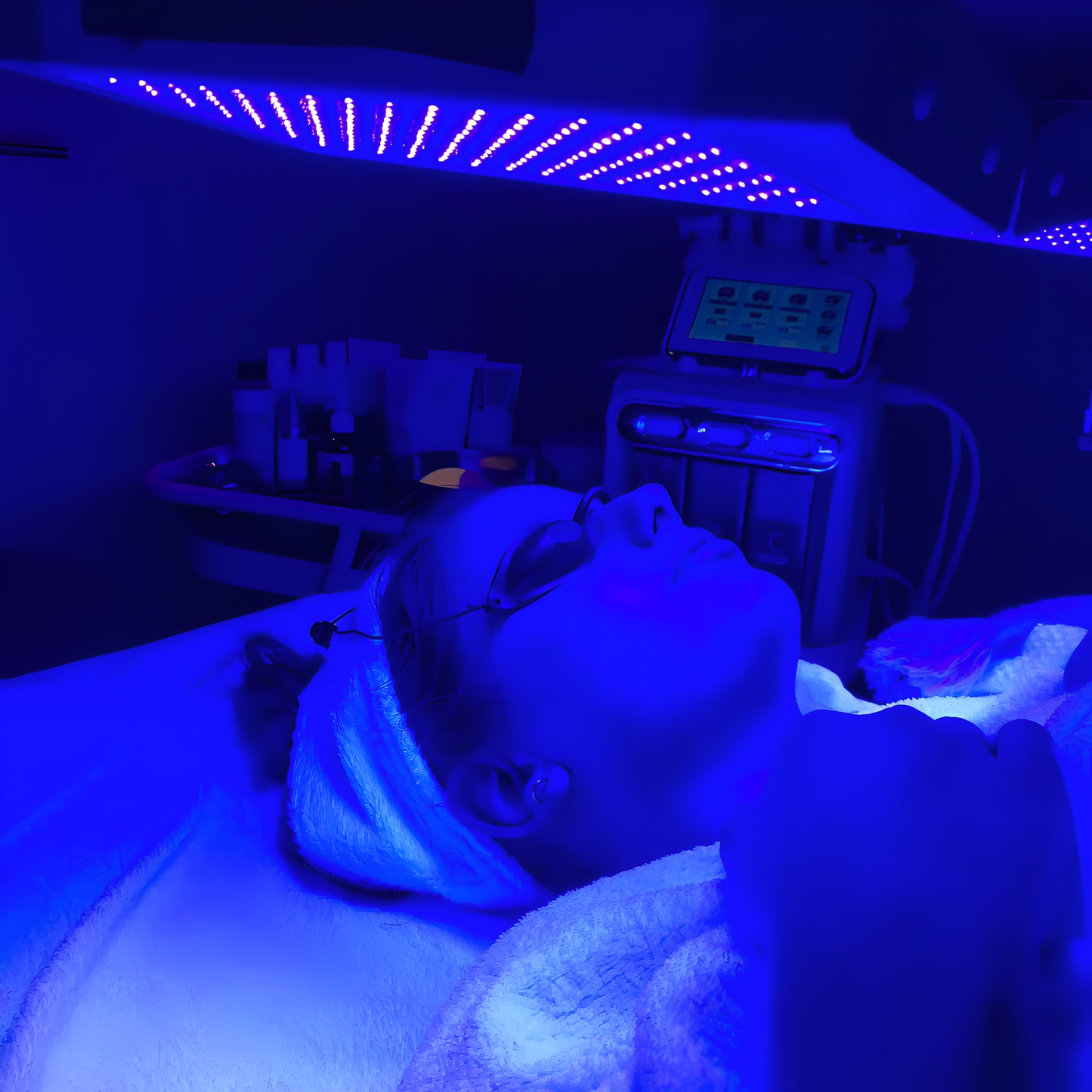 KN-7000A Multi-Wavelength LED Light Therapy Panel — Red, Blue & Yellow Light — PDT Technology
